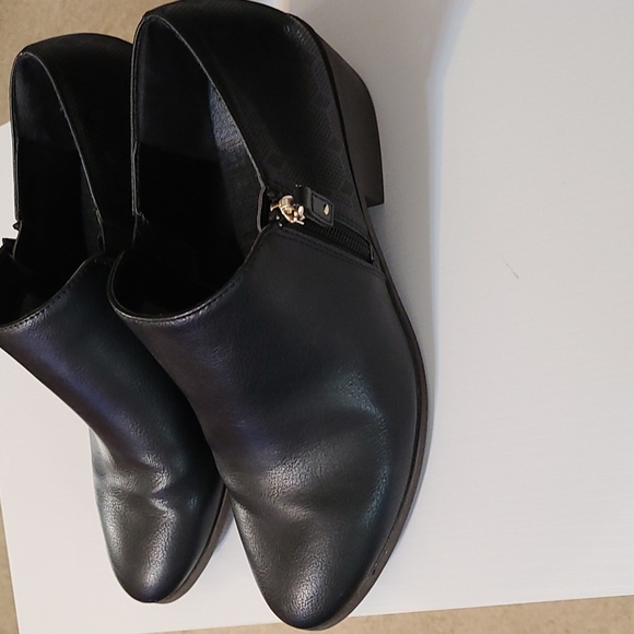 Accessories - Picture 2 of 5